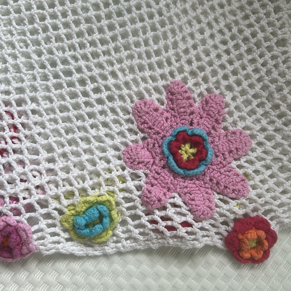 Little girl size  6X crochet poncho cottagecore boho floral sweet white blue - Picture 12 of 12